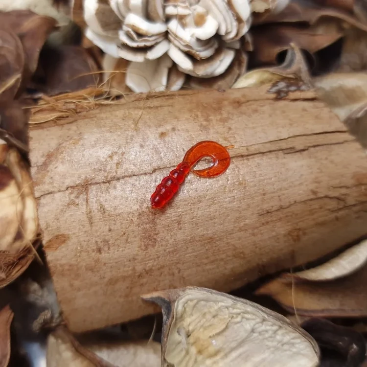mikro-twister-red-bratkobaits.webp