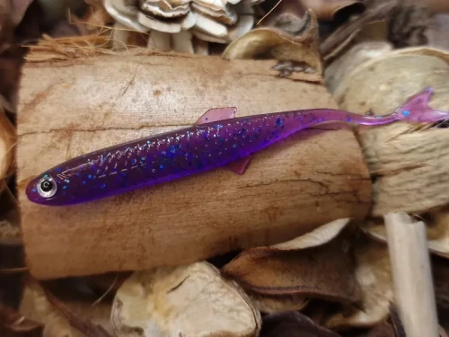 bratko-jaskolka-realfish-70-violet-rekodzielo-wedkarskie.webp