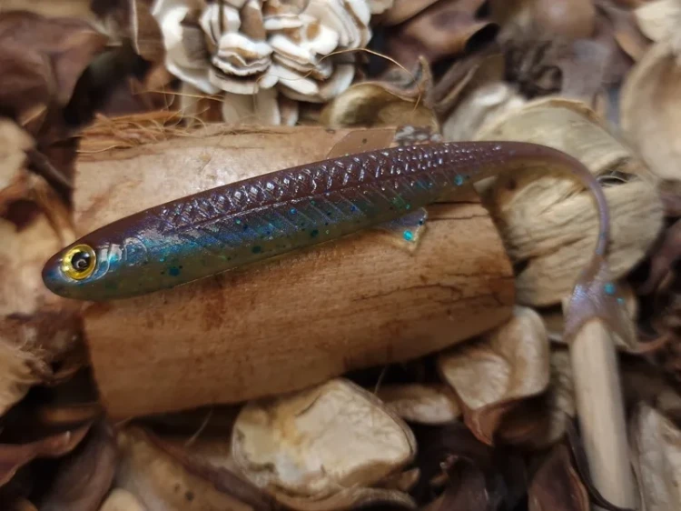 bratkobaits-realfish-100-brown-blue-rekodzielo.webp