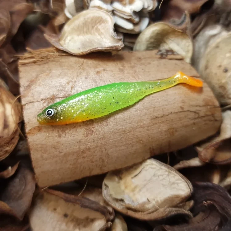 Collab_baits-realfish_45_mm_kopytko_crystal_green.webp