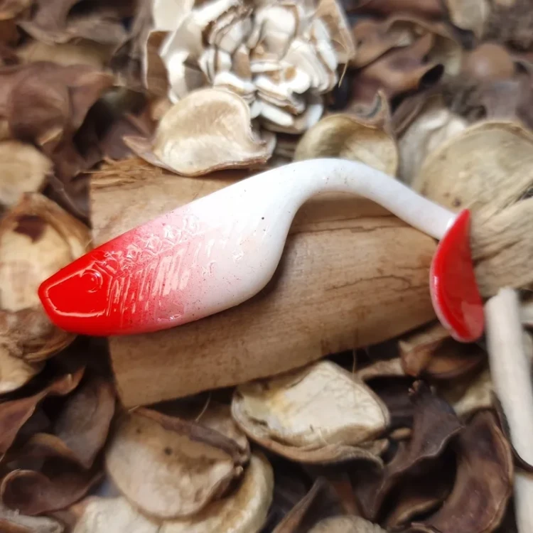 soft-lures-enemy-80mm-red-nose.webp