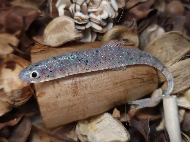 bratkobaits-jaskolka-100mm-realfish-kolor-crystal-mix.webp