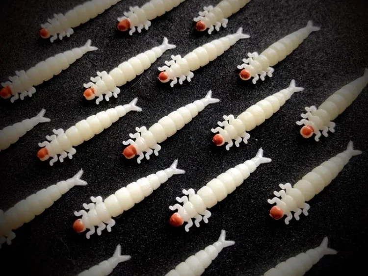 microlarvae chruscik cream ultralight softbait przynety fishchaser.webp