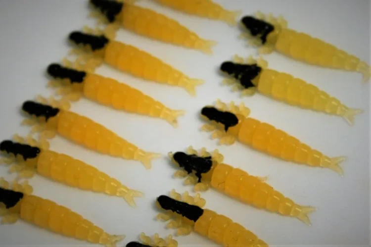microlarvae chruscik yellow ultralight softbait przyneta fishchaser.webp