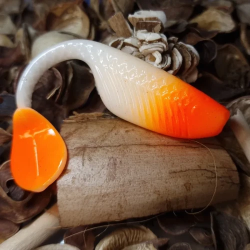 przyneta-gumowa-enemy-10-orange-head-mrbaits-softbait.webp