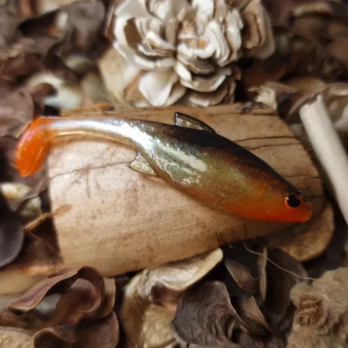 przyneta-gumowa-krąpik-carrot-collab-baits-studio-handmade.webp
