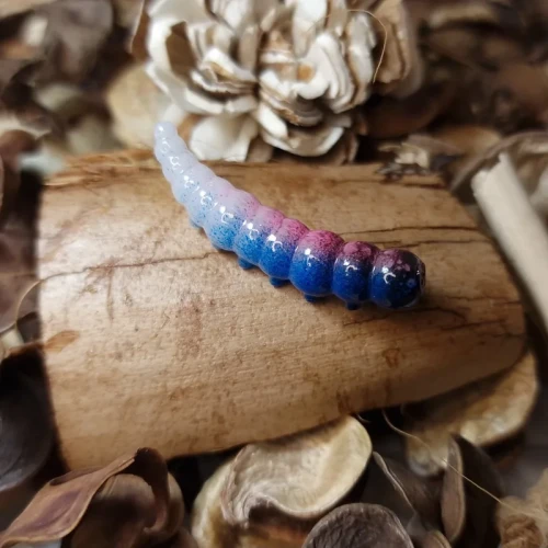 przyneta-gumowa-larwa-collab-baits-studio-handmade.webp
