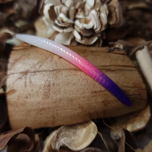 przyneta-gumowa-dzdzownica-violet-pink-collab-baits.webp